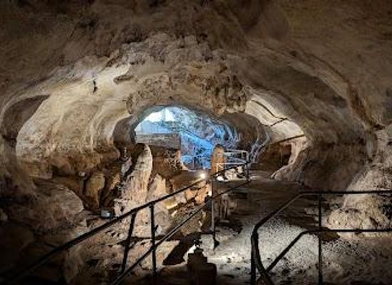malta/zurrieq/attraction/ghar-dalam-cave