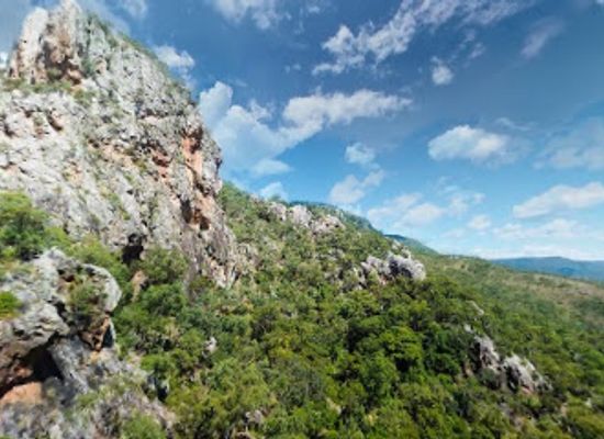australia/queensland/attraction/pinnacles-national-park