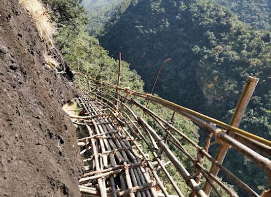 india/meghalaya/attraction/mawryngkhang-entrance