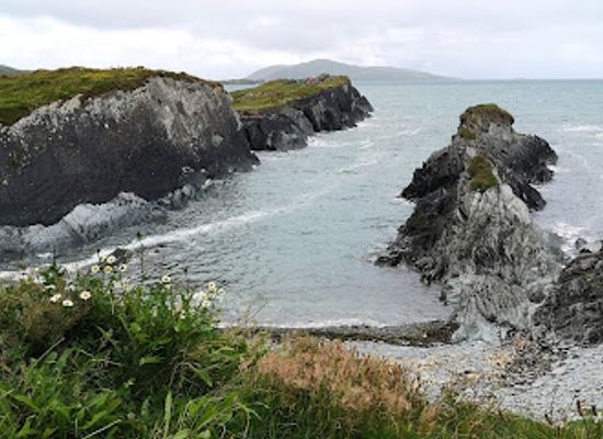 ireland/mizen-head/attraction/cow-strand