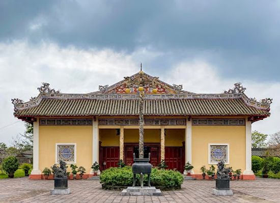 vietnam/southeast/attraction/duyet-thi-duong-royal-theater