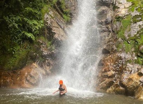colombia/guatape/attraction/las-campanas-stream