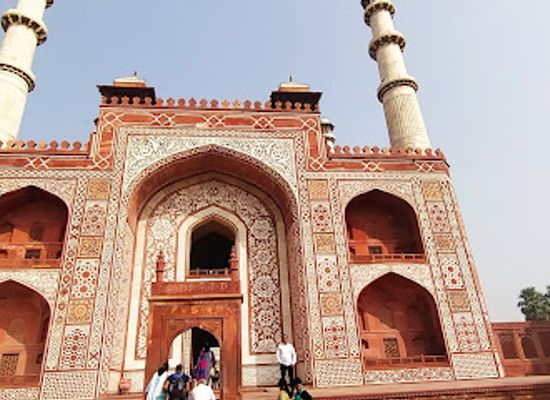 india/agra/sikandra/attraction/tomb-of-akbar