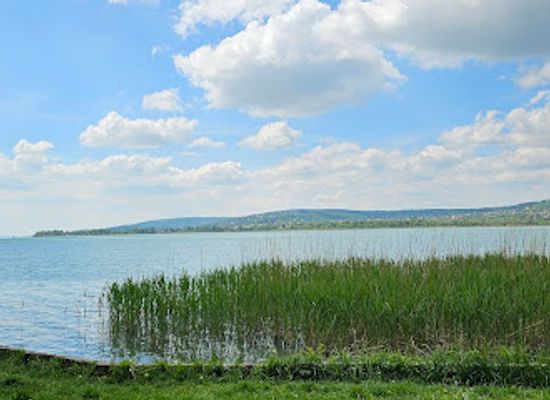 hungary/balaton-uplands/attraction/balatonfuzfo-coast-walkway