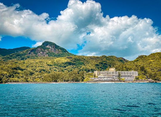 seychelles/port-glaud/attraction/abandoned-mahe-beach-hotel