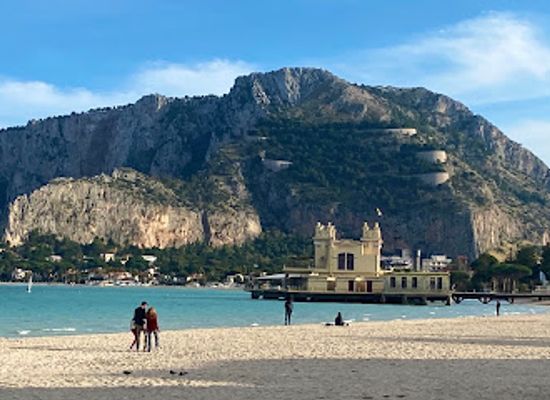 italy/palermo/mondello/attraction/spiaggia-libera