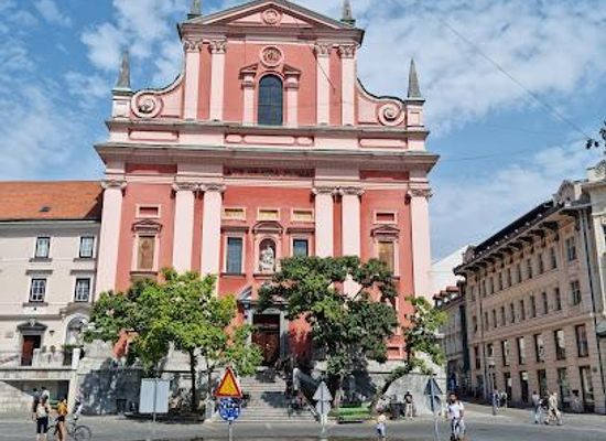 slovenia/kamnik/attraction/preseren-square