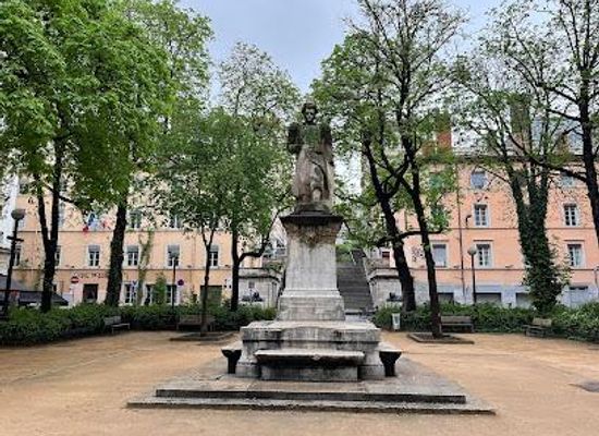 france/lyon/attraction/jardin-de-la-place-sathonay
