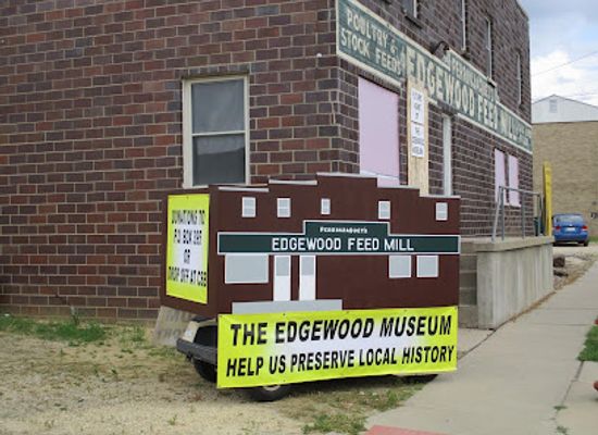 iowa/driftless-area/attraction/the-edgewood-museum