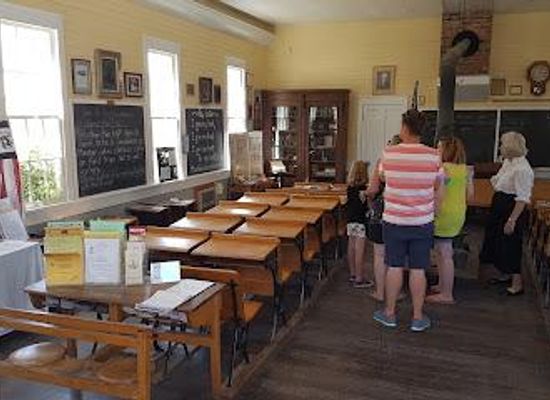 california/sacramento/attraction/old-sacramento-schoolhouse-museum