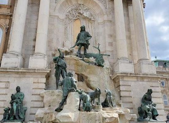 hungary/budapest/attraction/fountain-of-king-matthias