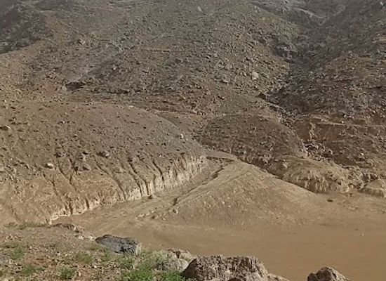 pakistan/western-balochistan/attraction/pakistan-flag-on-mountain
