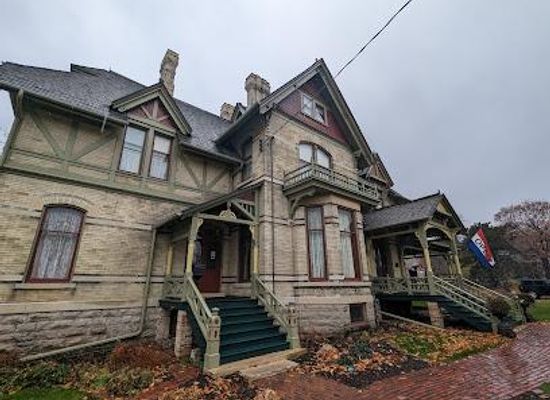 wisconsin/oshkosh/attraction/hearthstone-historic-house-museum