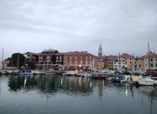 slovenia/izola/attraction/drevored