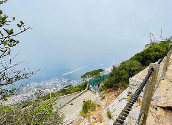 gibraltar/rosia-bay/attraction/mediterranean-steps-bottom