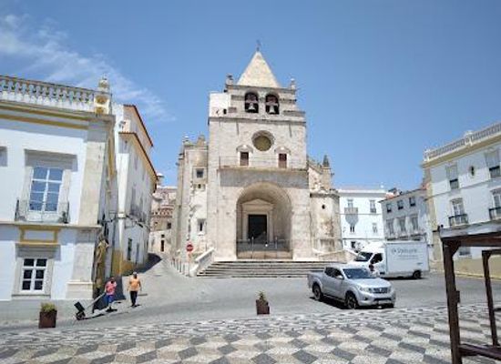 spain/badajoz/attraction/praca-da-republica-elvas