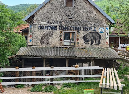 croatia/zagorje/attraction/bear-sanctuary-kuterevo