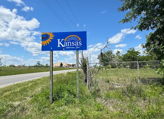 kansas/eastern-kansas/attraction/kansas-welcomes-you-sign