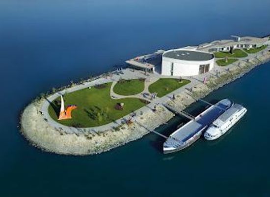 hungary/gyor/attraction/danubiana-meulensteen-art-museum