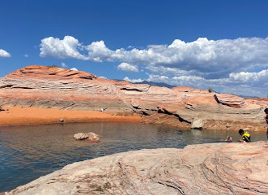utah/mt-carmel/attraction/sand-hollow-state-park
