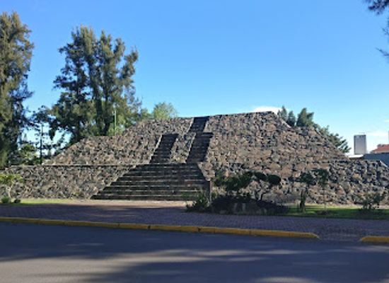 mexico/guadalajara/attraction/pyramid-of-the-sun-replica