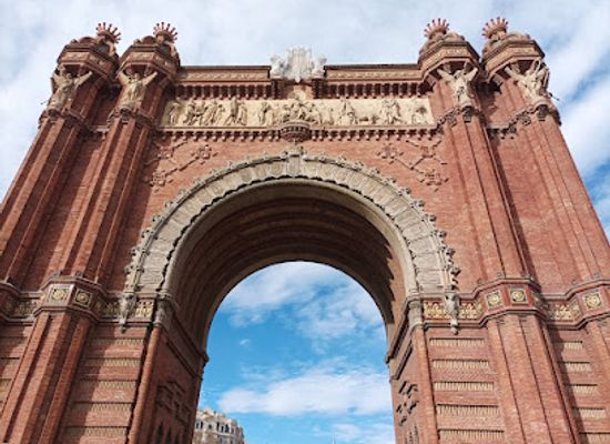 spain/catalonia/attraction/arc-de-triomf