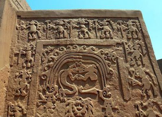 peru/trujillo/attraction/huaca-el-dragon-complejo-arqueologico-chan-chan