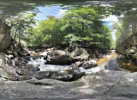 new-hampshire/dartmouth-lake-sunapee/attraction/sculptured-rocks