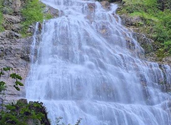 washington/northern-cascades/attraction/bridal-veil-falls-provincial-park