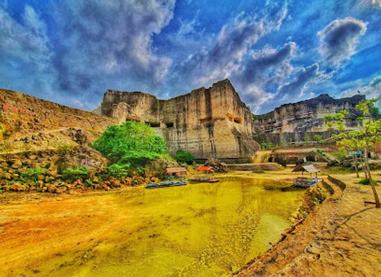 indonesia/east-java/attraction/jaddih-hill-madura