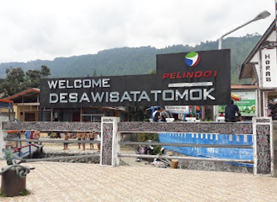 indonesia/lake-toba/attraction/pasar-tomok