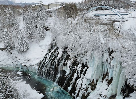 japan/hokkaido/attraction/shirahige-waterfall