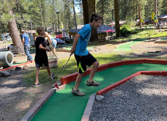 oregon/wallowa-lake/attraction/mt-pines-adventure-golf