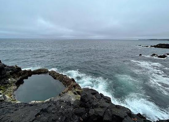 iceland/grindavik/attraction/brimketill-lava-rock-pool
