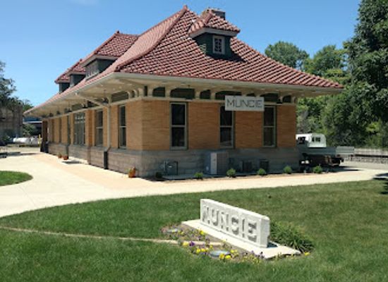 indiana/muncie/attraction/cardinal-greenway-muncie-depot-trailhead