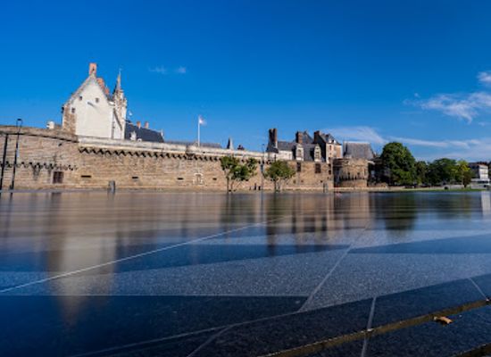 france/nantes/graslin/attraction/miroir-d-eau