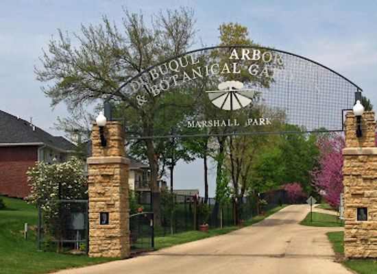 iowa/tallgrass-prairie/attraction/dubuque-arboretum-botanical-gardens