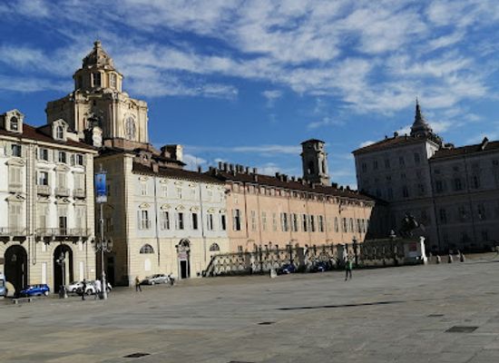 italy/turin/crocetta/attraction/piazza-castello