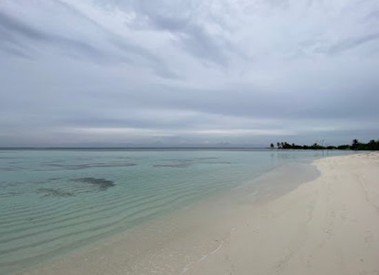 maldives/dhaalu-atoll/attraction/sunset-beach