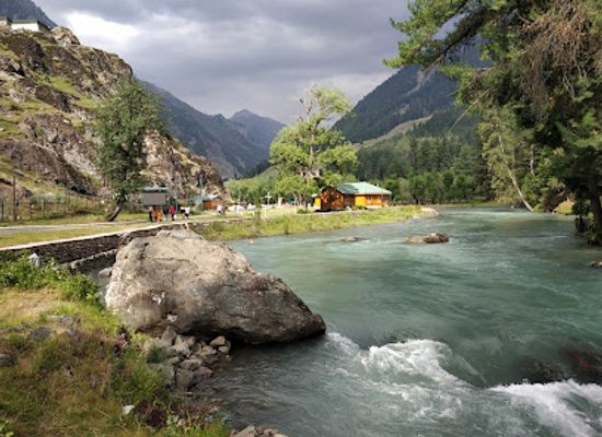 india/kashmir-valley/attraction/park-umaro
