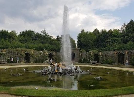 france/versailles/attraction/obelisk-grove