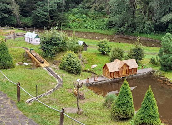 slovakia/banska-bystrica-region/attraction/rozhladna-nad-parkom-miniatur