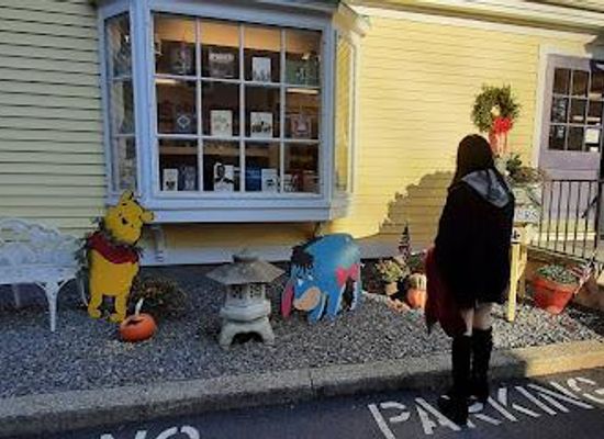 massachusetts/lowell/attraction/barrow-book-store