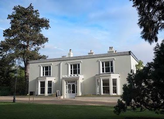 ireland/county-dublin/attraction/airfield-estate