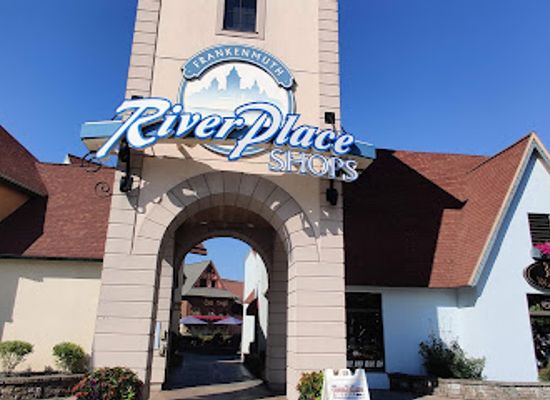 michigan/frankenmuth/attraction/ultimate-mirror-maze