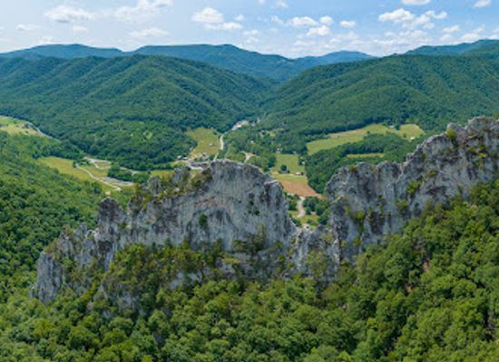 west-virginia/seneca-rocks/attraction/seneca-rocks-observation-deck
