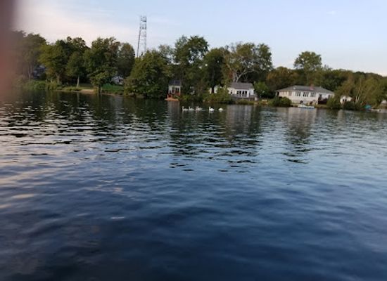 rhode-island/narragansett-bay/attraction/snake-den-state-park