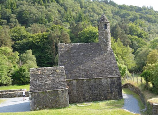 ireland/glendalough/attraction/st-kevin-s-church