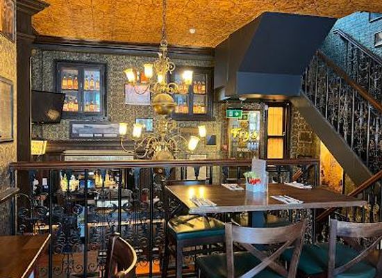 ireland/county-wicklow/attraction/the-oval-bar