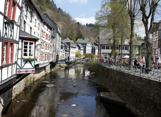 germany/monschau/attraction/oberes-rurtal-mit-den-felsbildungen-der-ehrensteinley